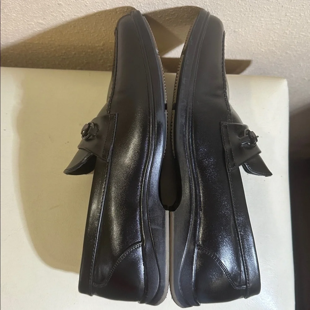 Van Heusen Loafers Size 10M